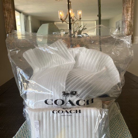 🌺NWT SET Coach Signature MiniBackpack & Wristlet (Brown & Cream)w/Gold Hardware - Picture 6 of 6